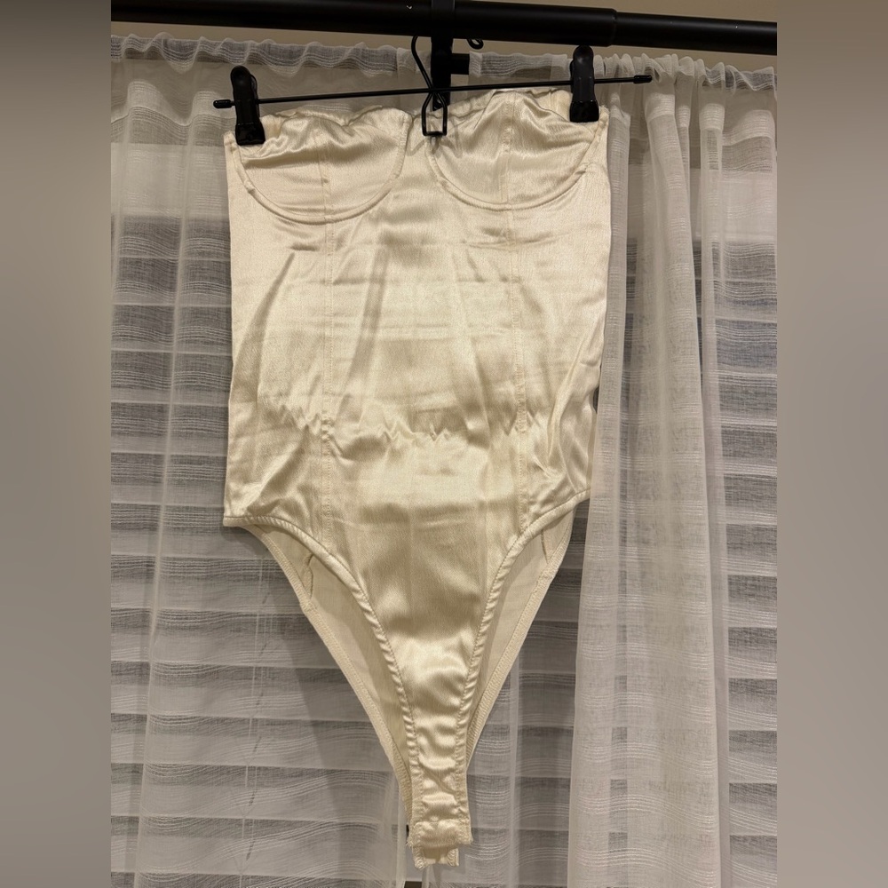 Zara Cream Strapless bodysuit